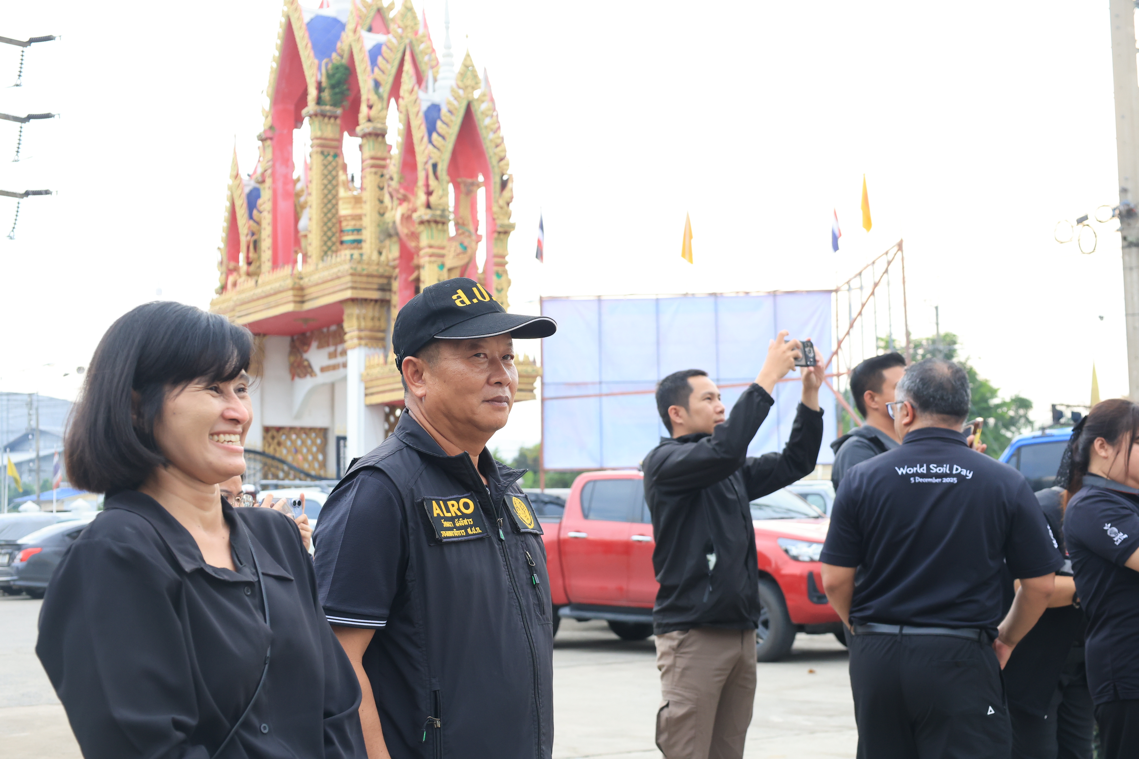 title - ส.ป.ก. ติดตามรมช.เกษตรฯ ช่วยเหลือพี่น้องผู้ประสบอุทกภัย ในเขตจังหวัดปทุมธานี